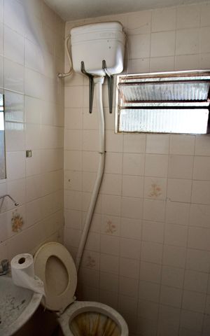 Casa à venda com 444m², 7 quartos e 5 vagas Casa à venda com 444m², 7 quartos e 5 vagasÁrea de Serviço - Banheiro
