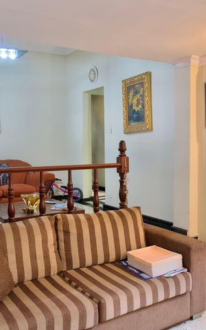 Casa à venda com 444m², 7 quartos e 5 vagas Casa à venda com 444m², 7 quartos e 5 vagasSala