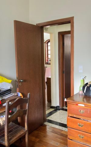 Casa à venda com 444m², 7 quartos e 5 vagas Casa à venda com 444m², 7 quartos e 5 vagasQuarto 2