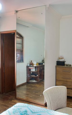 Casa à venda com 444m², 7 quartos e 5 vagas Casa à venda com 444m², 7 quartos e 5 vagasSuíte