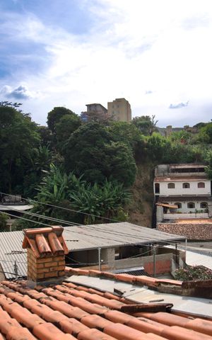 Casa à venda com 444m², 7 quartos e 5 vagas Casa à venda com 444m², 7 quartos e 5 vagasÁrea de Serviço - Vista