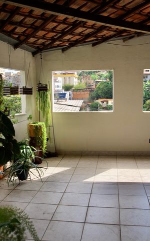 Casa à venda com 444m², 7 quartos e 5 vagas Casa à venda com 444m², 7 quartos e 5 vagasVagas de Garagem