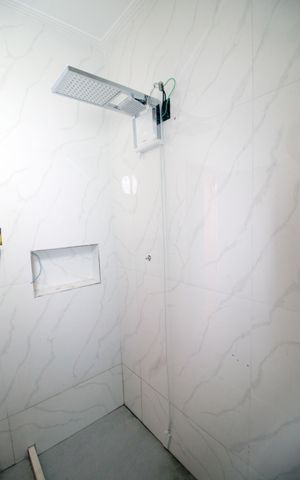 Casa à venda com 191m², 2 quartos e 1 vagaBanheiro