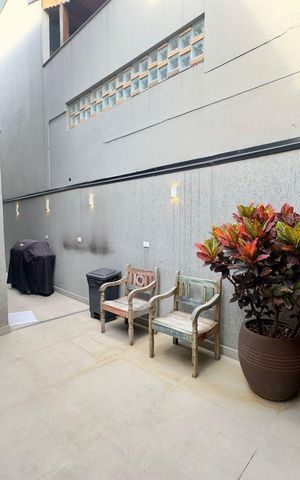 Casa à venda com 220m², 4 quartos e 5 vagas Casa à venda com 220m², 4 quartos e 5 vagasArea externa ofuro