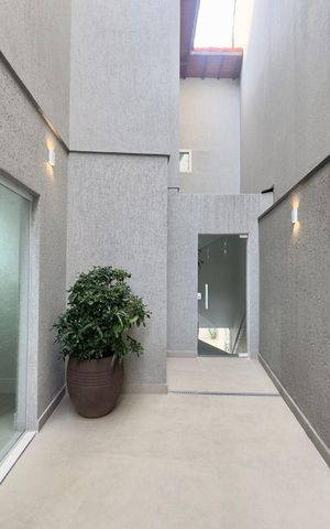 Casa à venda com 220m², 4 quartos e 5 vagas Casa à venda com 220m², 4 quartos e 5 vagasQuintal