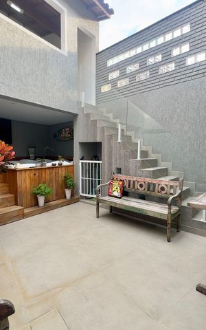 Casa à venda com 220m², 4 quartos e 5 vagas Casa à venda com 220m², 4 quartos e 5 vagasArea externa ofuro
