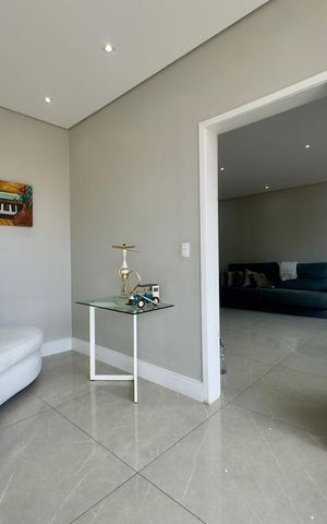 Casa à venda com 220m², 4 quartos e 5 vagas Casa à venda com 220m², 4 quartos e 5 vagasSala 2 varanda