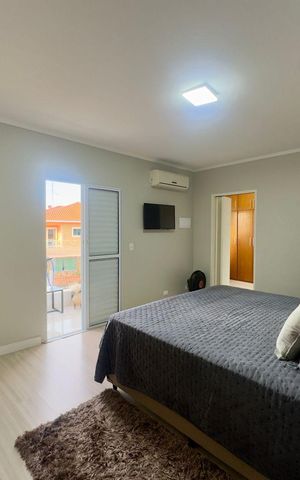 Casa à venda com 220m², 4 quartos e 5 vagas Casa à venda com 220m², 4 quartos e 5 vagasQuarto 2