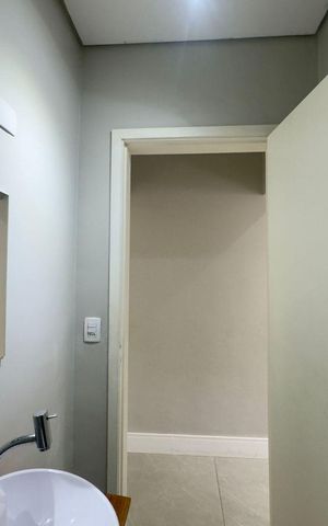 Casa à venda com 220m², 4 quartos e 5 vagas Casa à venda com 220m², 4 quartos e 5 vagasLavabo