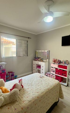 Casa à venda com 220m², 4 quartos e 5 vagas Casa à venda com 220m², 4 quartos e 5 vagasQuarto 4