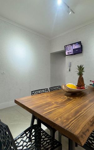Casa à venda com 220m², 4 quartos e 5 vagas Casa à venda com 220m², 4 quartos e 5 vagasSala de Jantar