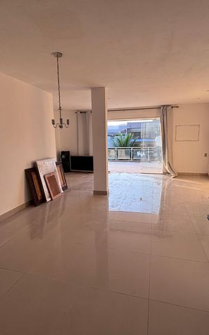 Apartamento à venda com 175m², 3 quartos e 1 vaga Apartamento à venda com 175m², 3 quartos e 1 vagaSala