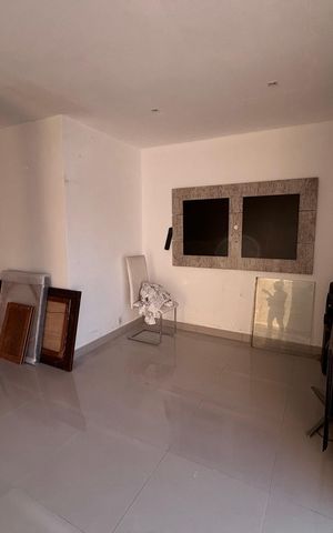 Apartamento à venda com 175m², 3 quartos e 1 vaga Apartamento à venda com 175m², 3 quartos e 1 vagaSala