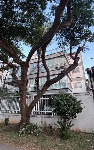 Apartamento à venda com 175m², 3 quartos e 1 vaga Apartamento à venda com 175m², 3 quartos e 1 vagaFachada