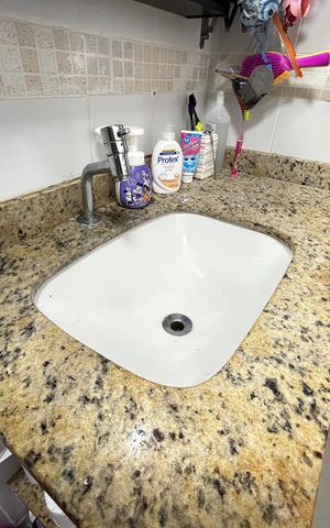 Casa de condomínio à venda com 70m², 2 quartos e sem vagaBanheiro