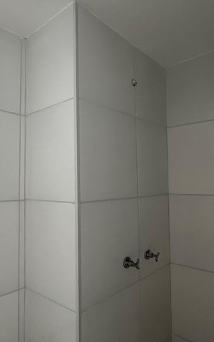Apartamento à venda com 53m², 2 quartos e 1 vaga Apartamento à venda com 53m², 2 quartos e 1 vagaBanheiro