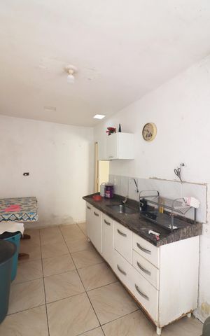 Casa à venda com 150m², 2 quartos e 1 vagaCozinha 