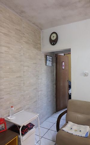 Casa à venda com 150m², 2 quartos e 2 vagasSala 