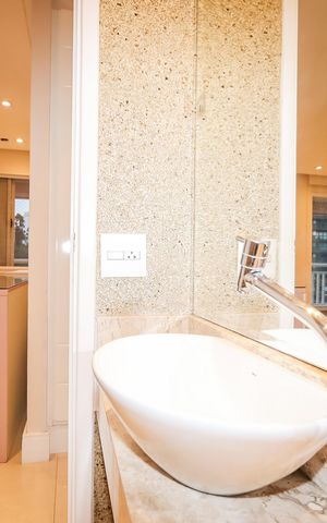 Apartamento à venda com 94m², 2 quartos e 2 vagas Apartamento à venda com 94m², 2 quartos e 2 vagasLavabo
