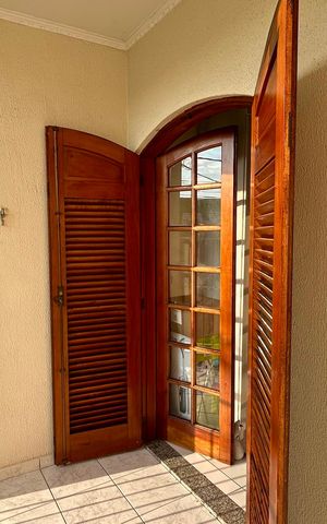 Casa à venda com 174m², 3 quartos e 4 vagasSacada da suíte 