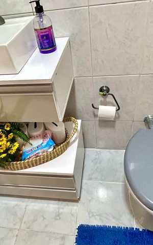 Casa à venda com 174m², 3 quartos e 4 vagasBanheiro 2