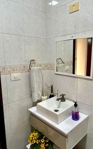 Casa à venda com 174m², 3 quartos e 4 vagasBanheiro 2