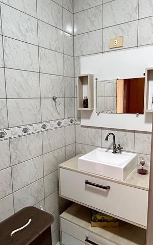 Casa à venda com 174m², 3 quartos e 4 vagasBanheiro 1