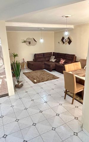 Casa à venda com 174m², 3 quartos e 4 vagasSala