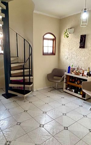 Casa à venda com 174m², 3 quartos e 4 vagasSala