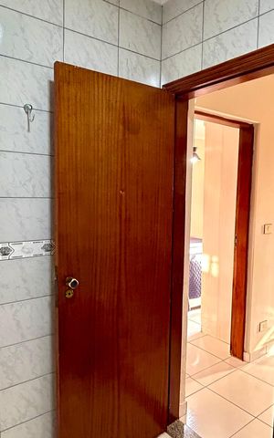 Casa à venda com 174m², 3 quartos e 4 vagasBanheiro 1