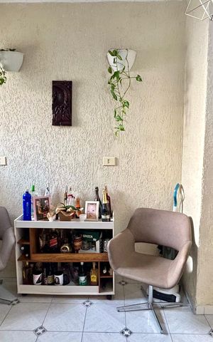 Casa à venda com 174m², 3 quartos e 4 vagasSala