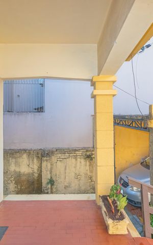 Casa à venda com 150m², 2 quartos e 2 vagas Casa à venda com 150m², 2 quartos e 2 vagasVaranda da Sala