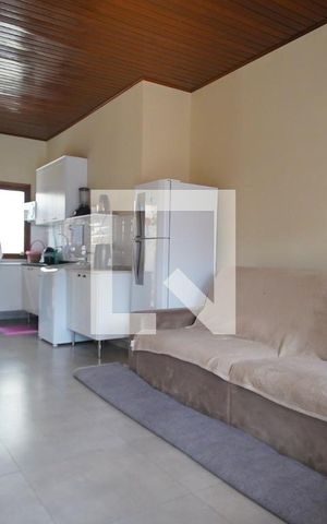 Casa à venda com 300m², 4 quartos e 1 vaga Casa à venda com 300m², 4 quartos e 1 vagaSala