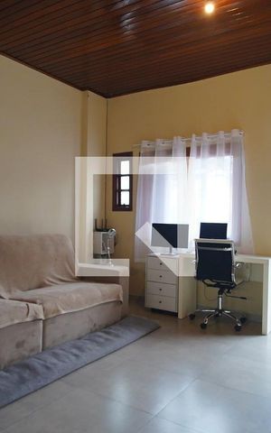 Casa à venda com 300m², 4 quartos e 1 vaga Casa à venda com 300m², 4 quartos e 1 vagaSala