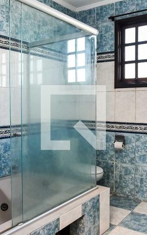 Casa à venda com 300m², 4 quartos e 1 vaga Casa à venda com 300m², 4 quartos e 1 vagaBanheiro