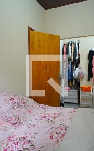 Casa à venda com 300m², 4 quartos e 1 vaga Casa à venda com 300m², 4 quartos e 1 vagaQuarto
