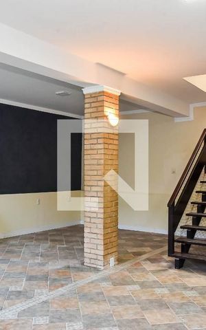 Casa à venda com 300m², 4 quartos e 1 vaga Casa à venda com 300m², 4 quartos e 1 vagaSala