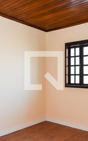 Casa à venda com 300m², 4 quartos e 1 vaga Casa à venda com 300m², 4 quartos e 1 vagaQuarto