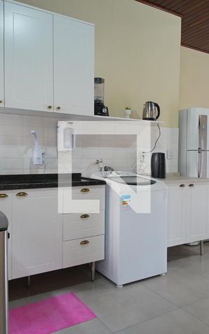 Casa à venda com 300m², 4 quartos e 1 vaga Casa à venda com 300m², 4 quartos e 1 vagaCozinha