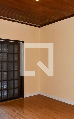 Casa à venda com 300m², 4 quartos e 1 vaga Casa à venda com 300m², 4 quartos e 1 vagaQuarto
