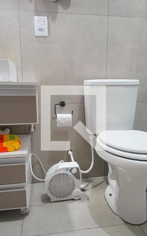 Casa à venda com 300m², 4 quartos e 1 vaga Casa à venda com 300m², 4 quartos e 1 vagaBanheiro