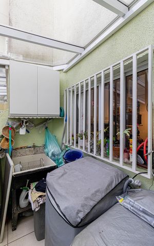 Casa à venda com 190m², 2 quartos e 3 vagas Casa à venda com 190m², 2 quartos e 3 vagasÁrea de Serviço