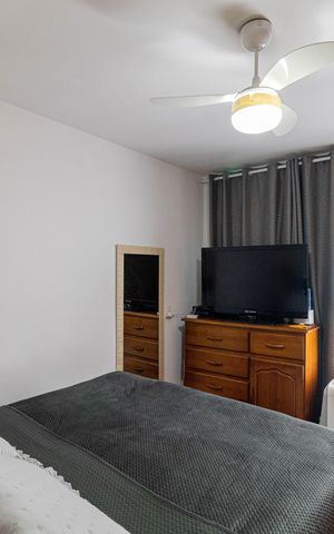Casa à venda com 190m², 2 quartos e 3 vagas Casa à venda com 190m², 2 quartos e 3 vagasQuarto 2