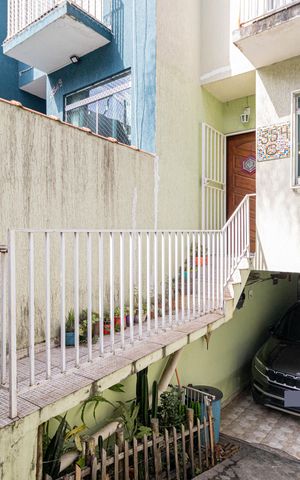 Casa à venda com 190m², 2 quartos e 3 vagas Casa à venda com 190m², 2 quartos e 3 vagasGaragem