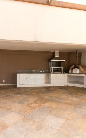 Apartamento à venda com 235m², 3 quartos e 3 vagas Apartamento à venda com 235m², 3 quartos e 3 vagasArea Comum - Churrasqueira