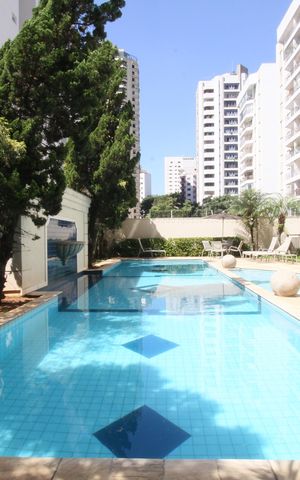 Apartamento à venda com 194m², 3 quartos e 3 vagasÁrea comum - Piscina