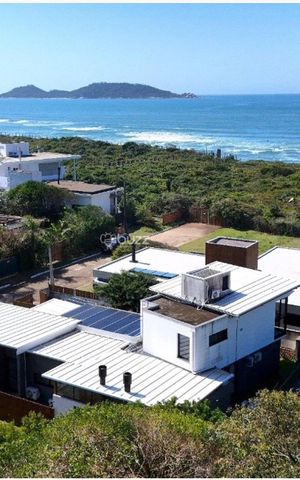 Casa para alugar com 200m², 3 quartos e 3 vagas Casa para alugar com 200m², 3 quartos e 3 vagasVista da janela