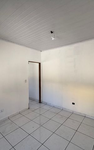 Casa para alugar com 55m², 1 quarto e sem vaga Casa para alugar com 55m², 1 quarto e sem vagaSala