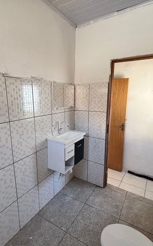 Casa para alugar com 55m², 1 quarto e sem vaga Casa para alugar com 55m², 1 quarto e sem vagaBanheiro