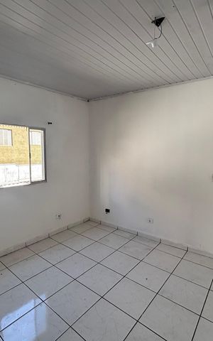 Casa para alugar com 55m², 1 quarto e sem vaga Casa para alugar com 55m², 1 quarto e sem vagaSala